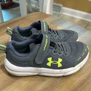 EUC Under Armour kids sneakers - perfect for spring/summer. Size 1